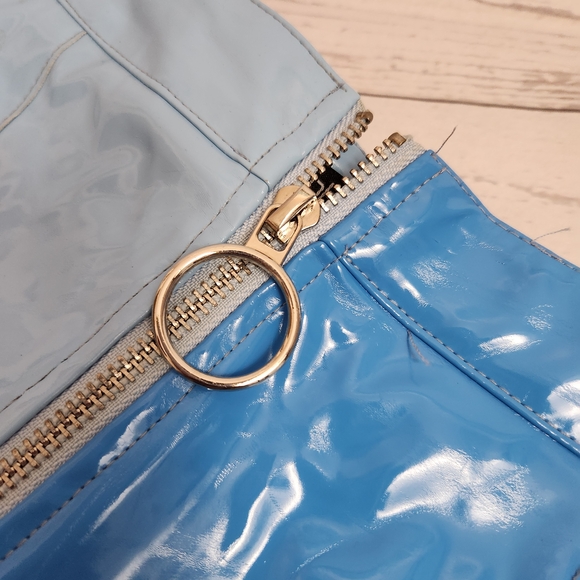 Boohoo Two-Tone Vinyl Mini Skirt in Sky and Baby Blue - Picture 2 of 2